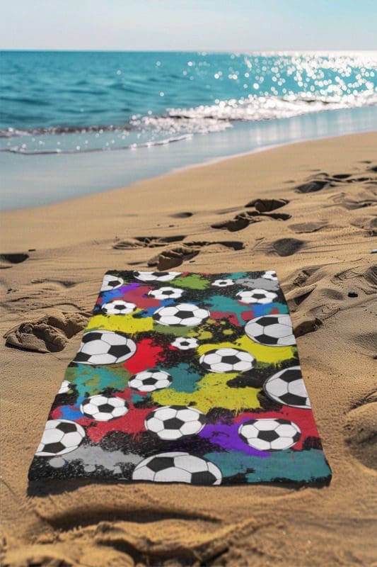 Toalha Praia Bola Futebol Infantil Estampada Leve Secagem Rápida - Imagem 3